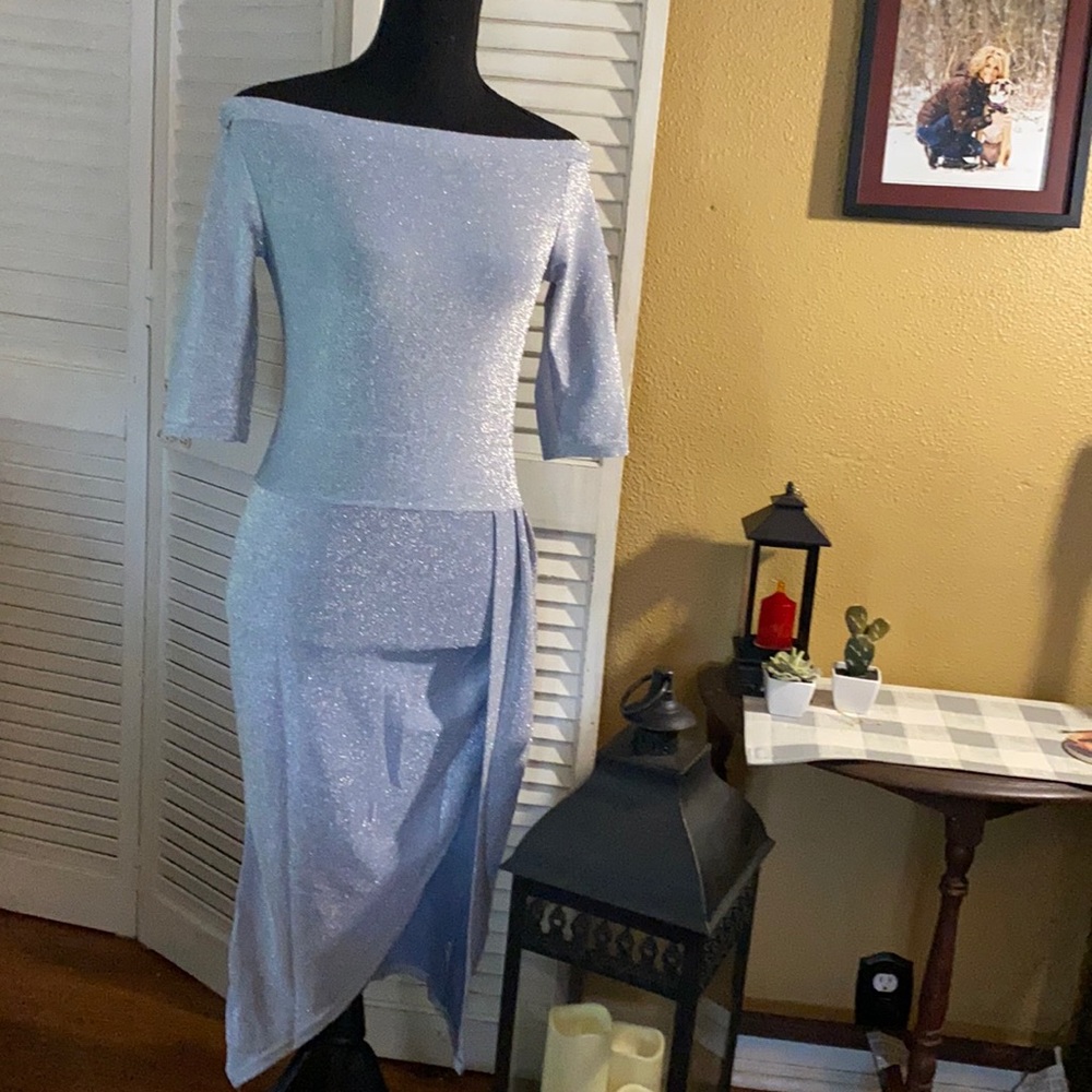 SOLD****NEW Stunning light weigh dress to impress!